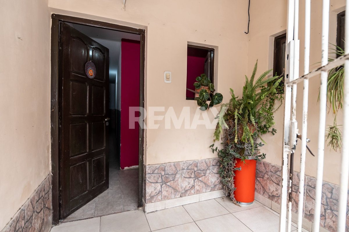 CASA VENTA MACROCENTRO 4 DORM ACEPTA PERMUTA - foto 2