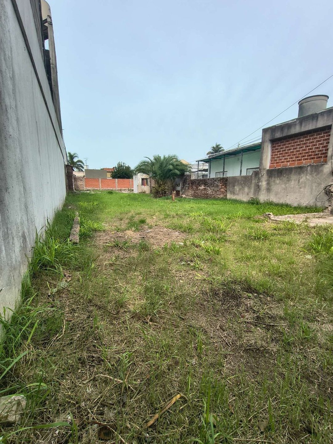 VENTA LOTE AMPLIO - MORON