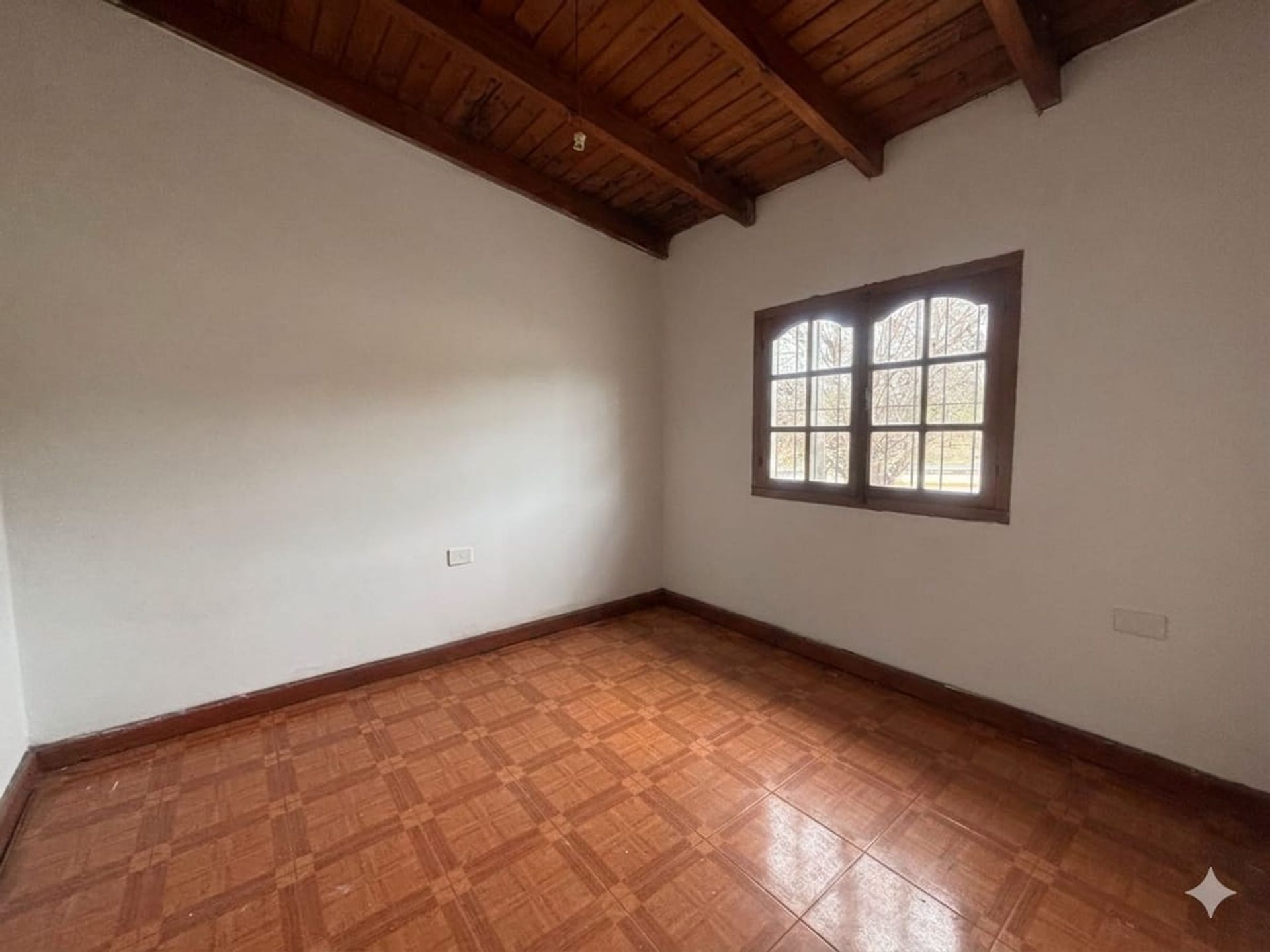 CASA EN VENTA CON 5 DEPARTAMENTOS - foto 6