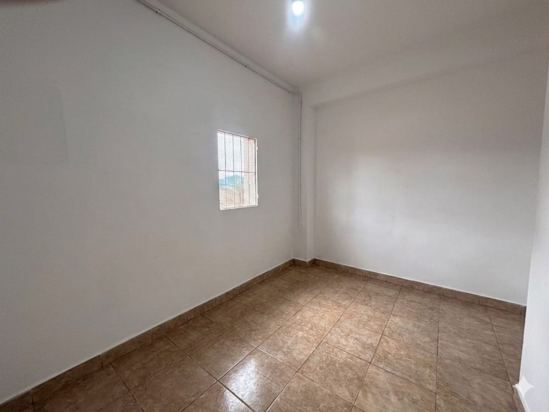 CASA EN VENTA CON 5 DEPARTAMENTOS - foto 8