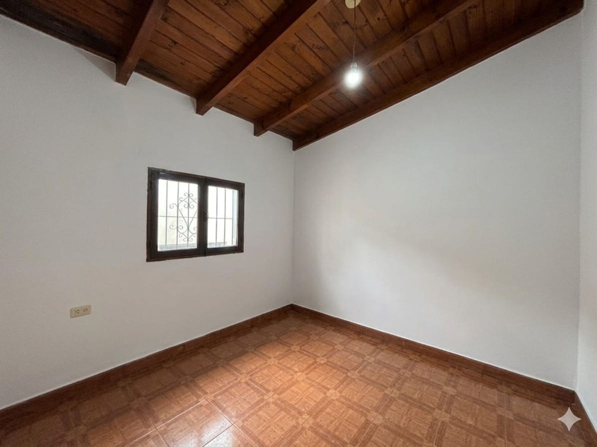 CASA EN VENTA CON 5 DEPARTAMENTOS - foto 7