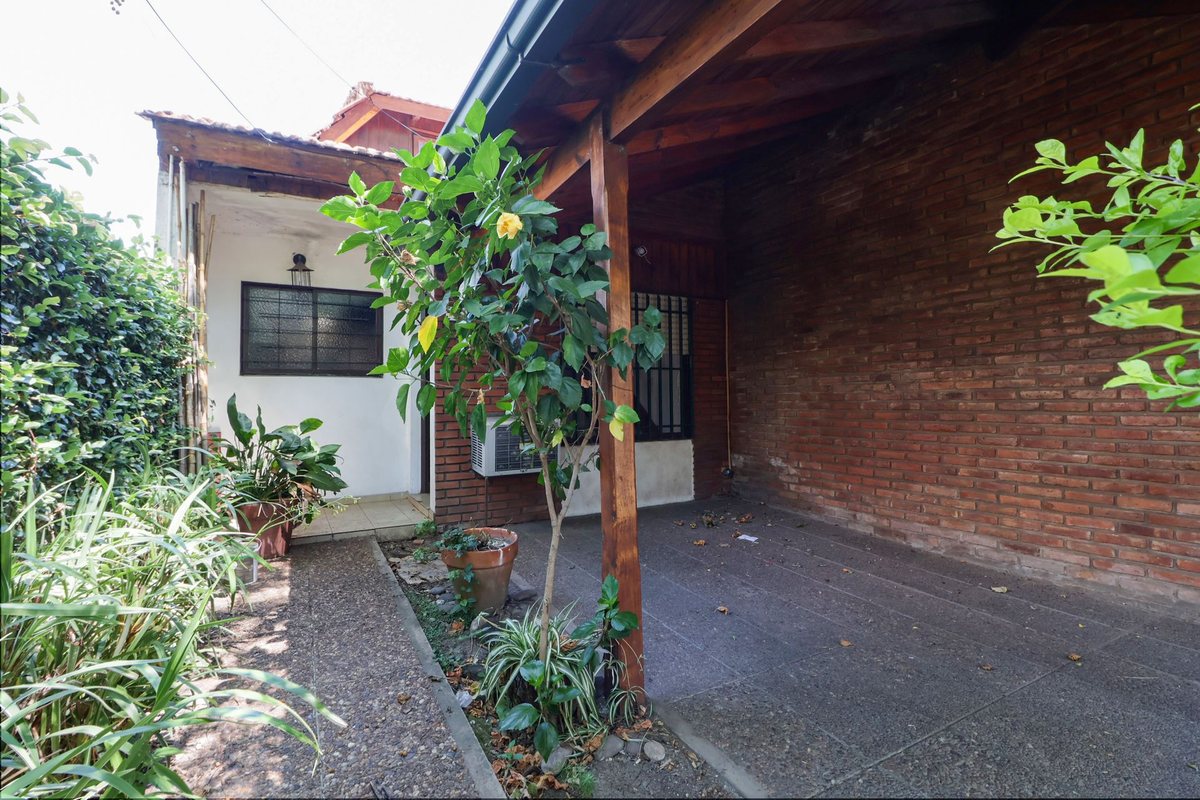 Foto 2 — Venta casa 3 amb c/ cochera Castelar