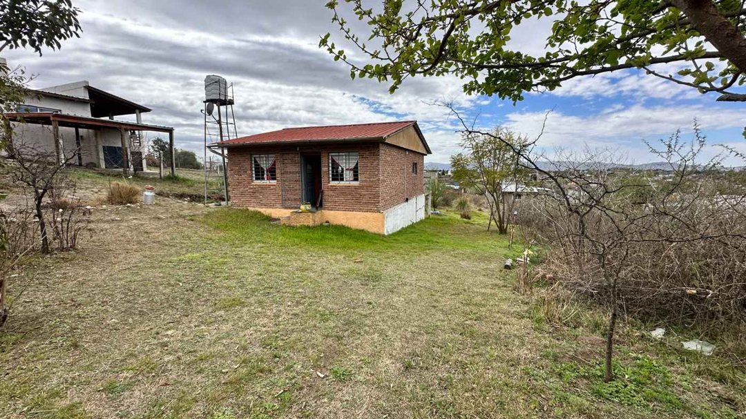 CASA EN TANTI CON VISTAS A LAS SIERRAS