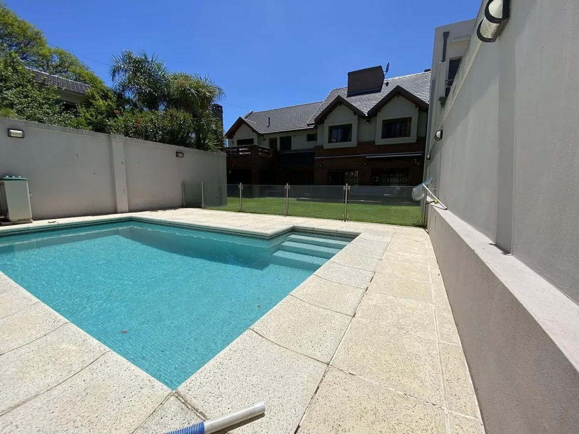 Venta | casa | 6 ambientes | 4 cocheras | pileta, foto 1