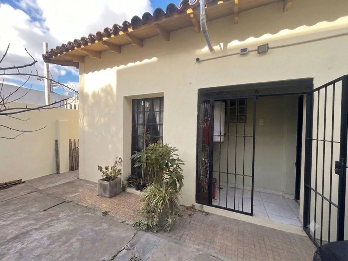 Casa en venta en La Plata, foto 2