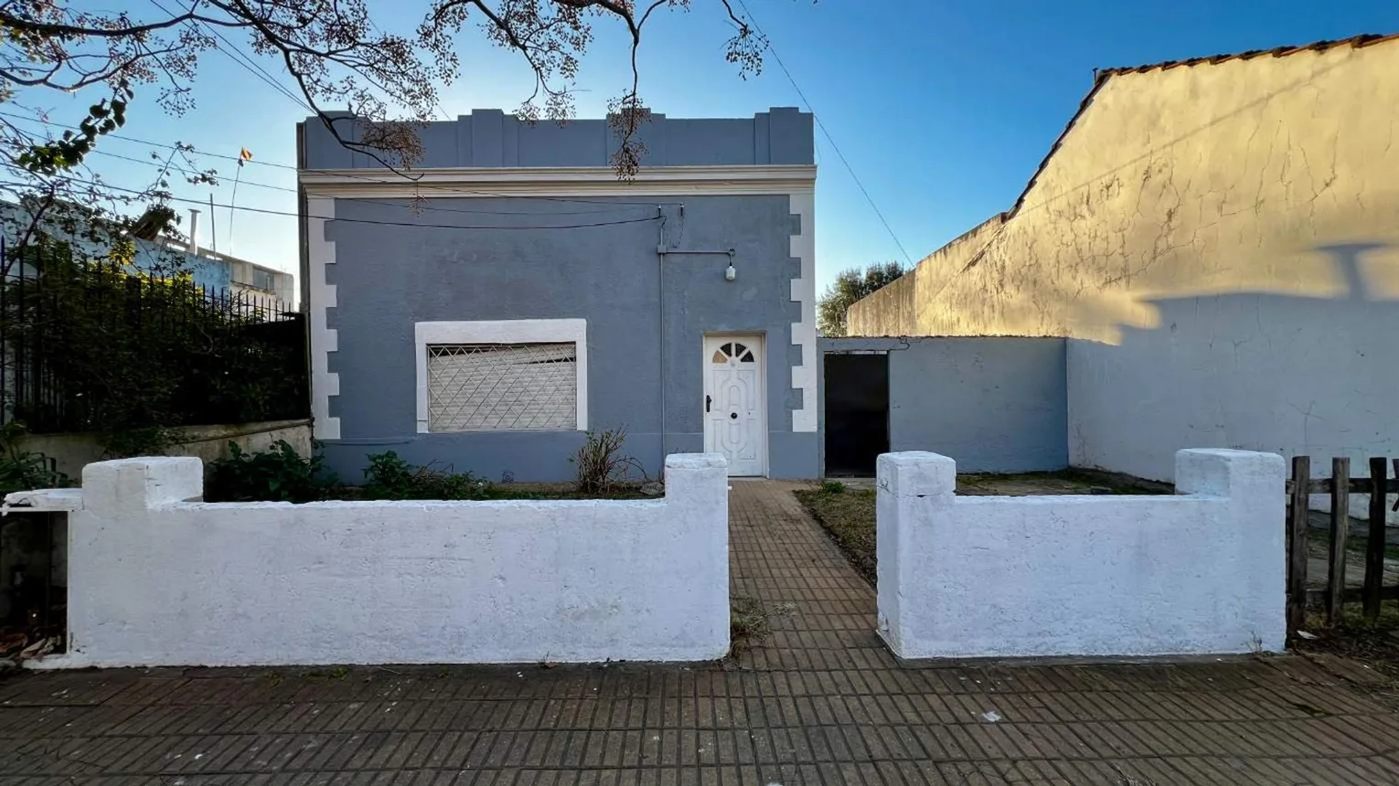 Casa de 3 ambientes en venta en Temperley, Cangallo 700