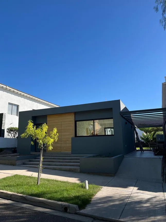 Casa en venta en Mendoza