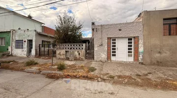 CASA DOS HABITACIONES BARRIO J0SE FUCHS