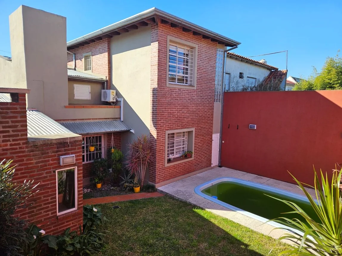 Casa de 5 ambientes en venta en Don Bosco, Chiclana 1100, foto 2