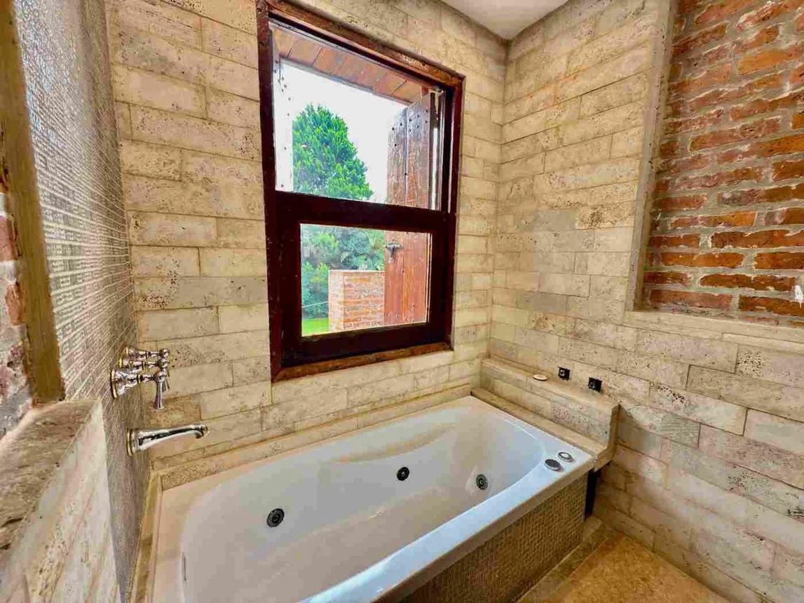Casa de 5 ambientes en venta en José Mármol, Hipólito Bouchard 2600, foto 4