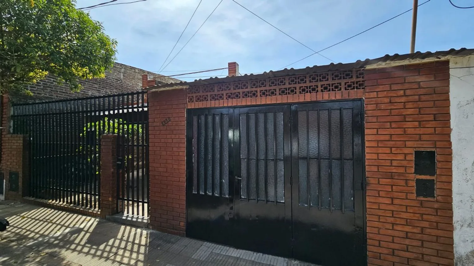 Venta de casa 3 dormitorios cochera parque field, foto 1