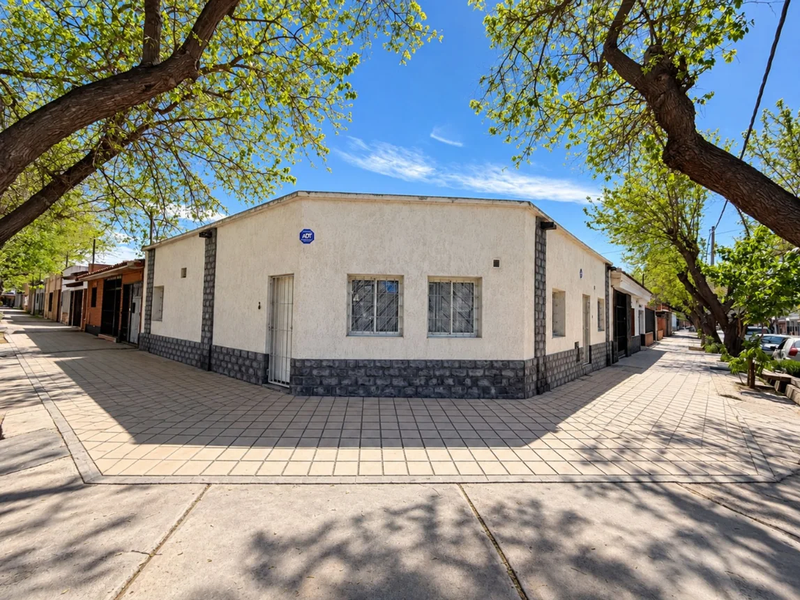 Casa de 5 ambientes en venta en Mendoza, Fray Mamerto Esquiú 800