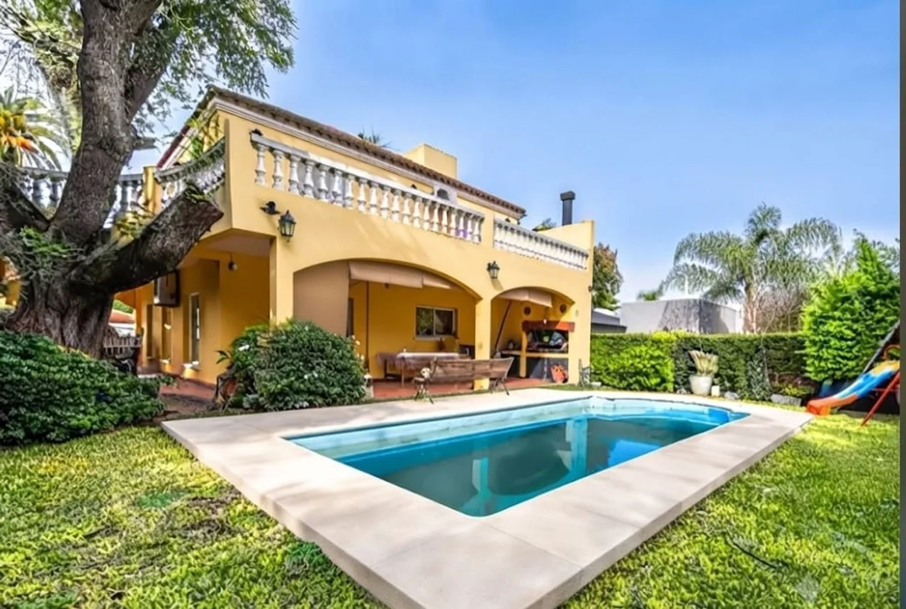 Casa en venta en jardines de escobar c/pileta, foto 2