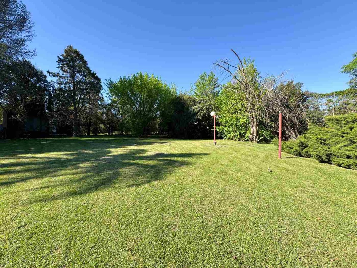 Foto 9 — LOTE ARBOLADO EN VENTA . FRENTE SUR  1187 M2 FUNES