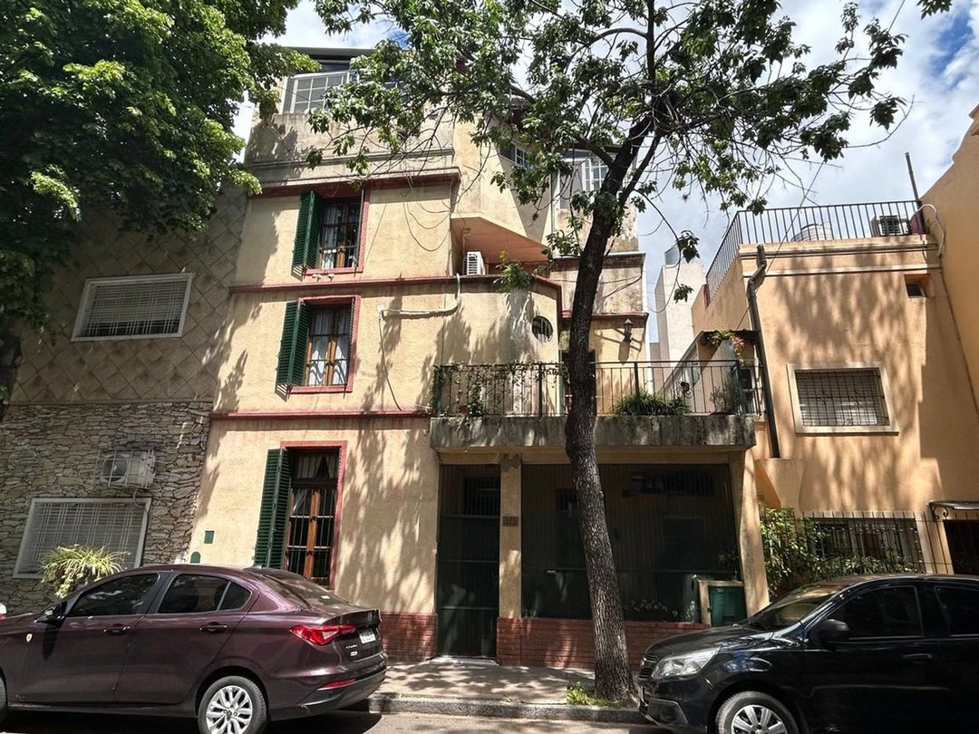 CASA VENTA PARQUE CHACABUCO  QUINCHO Y TERRAZA