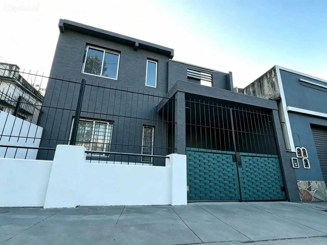 Casa de 5 ambientes en venta en Morón, Presidente Domingo Faustino Sarmiento 300