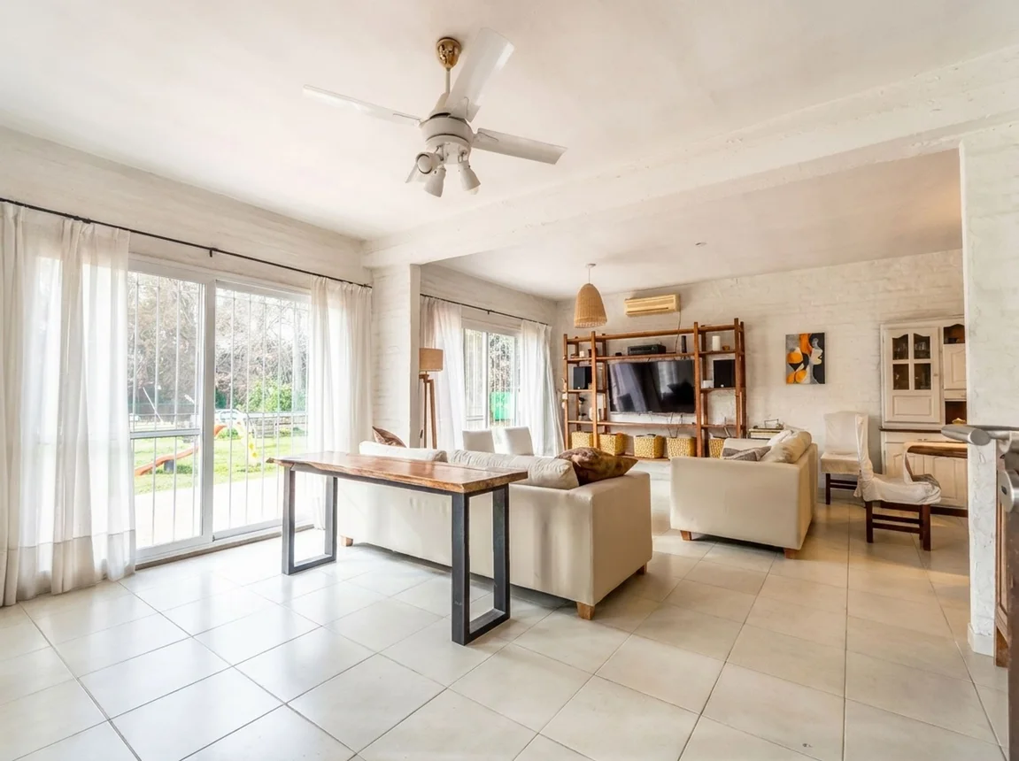Casa en venta en Pilar, foto 3