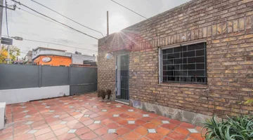 VENTA CASA 3 DORMITORIOS Y COCHERA EN BUCEO