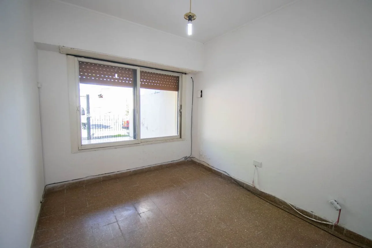 Casa de 4 ambientes en venta en Tolosa, 527 Entre 19 y 20 2400, foto 2