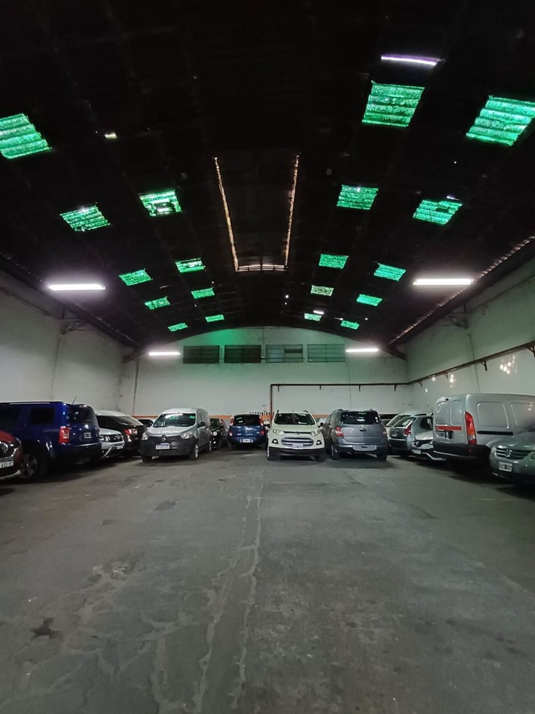ALQUILER DEPOSITO COMERCIAL FLORES 845m2 cubiertos