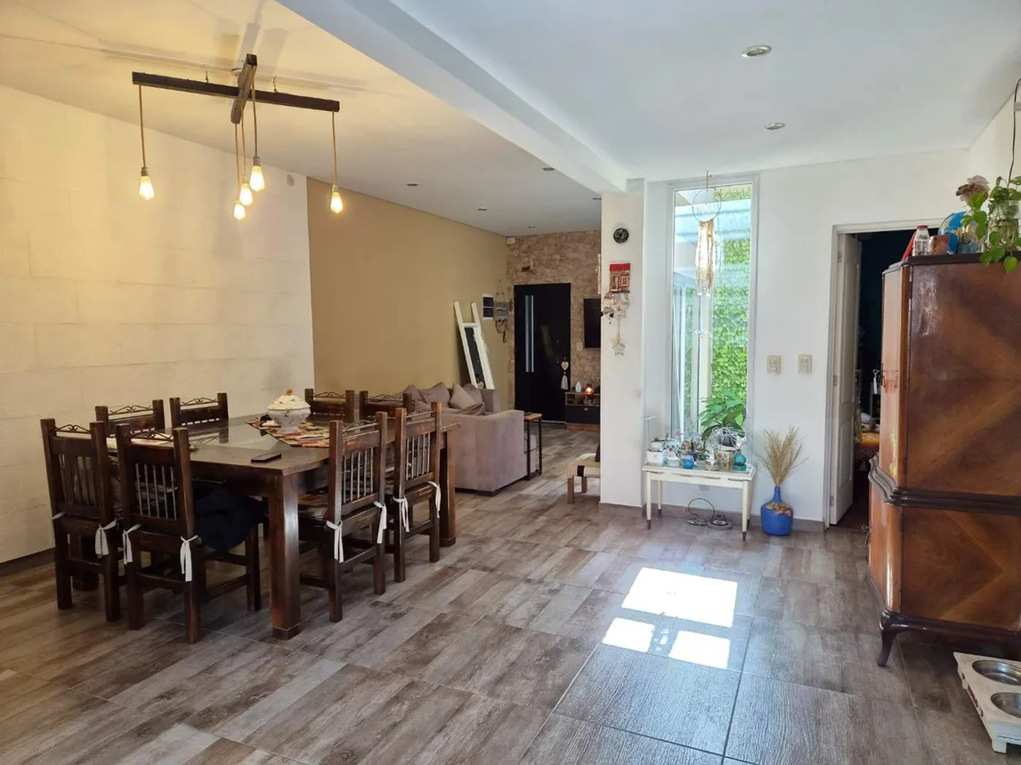 PH de 4 ambientes en venta en Liniers, Peribebuy 6700, foto 5