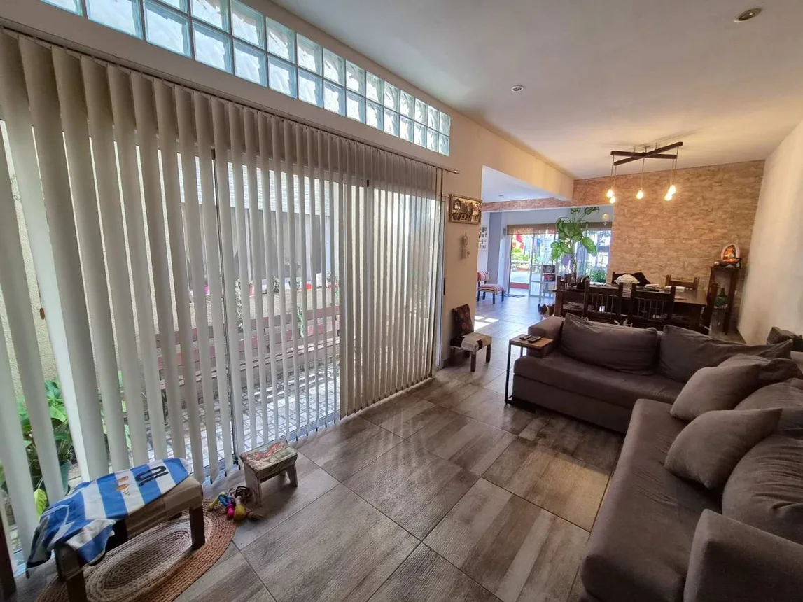PH de 4 ambientes en venta en Liniers, Peribebuy 6700, foto 2