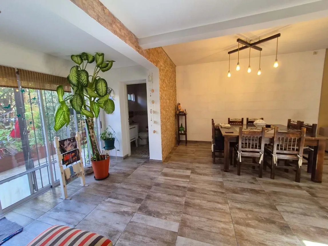 PH de 4 ambientes en venta en Liniers, Peribebuy 6700