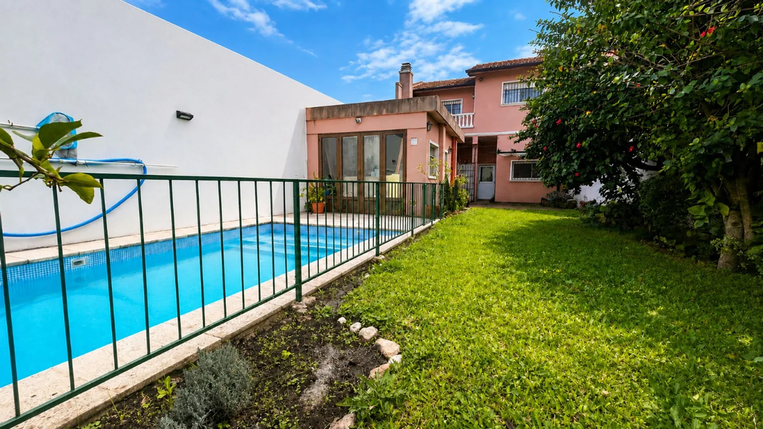 Casa de 5 ambientes en venta en Santos Lugares, Lisandro de la Torre 2100