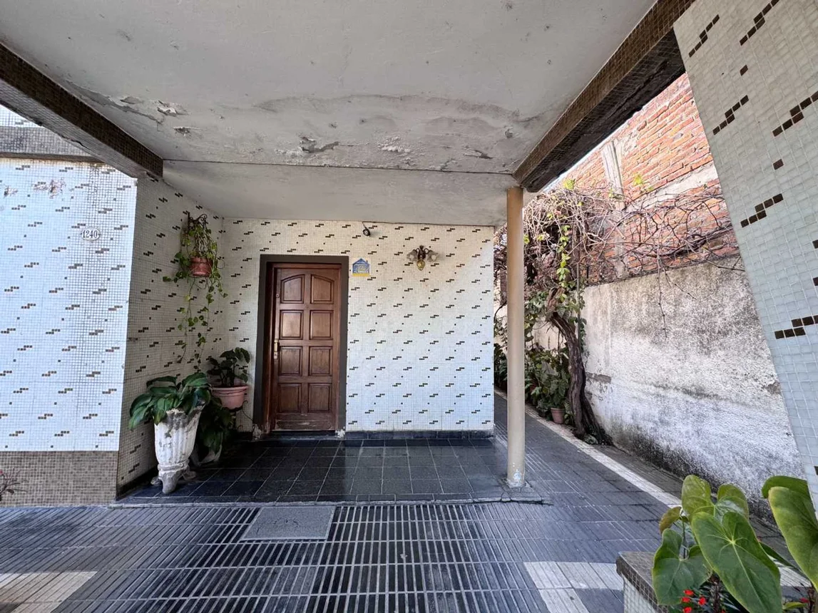 Casa de 5 ambientes en venta en San Miguel de Tucumán, Pringles 1200, foto 3