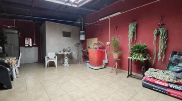 Venta Casa Pompeya con cochera y patio .