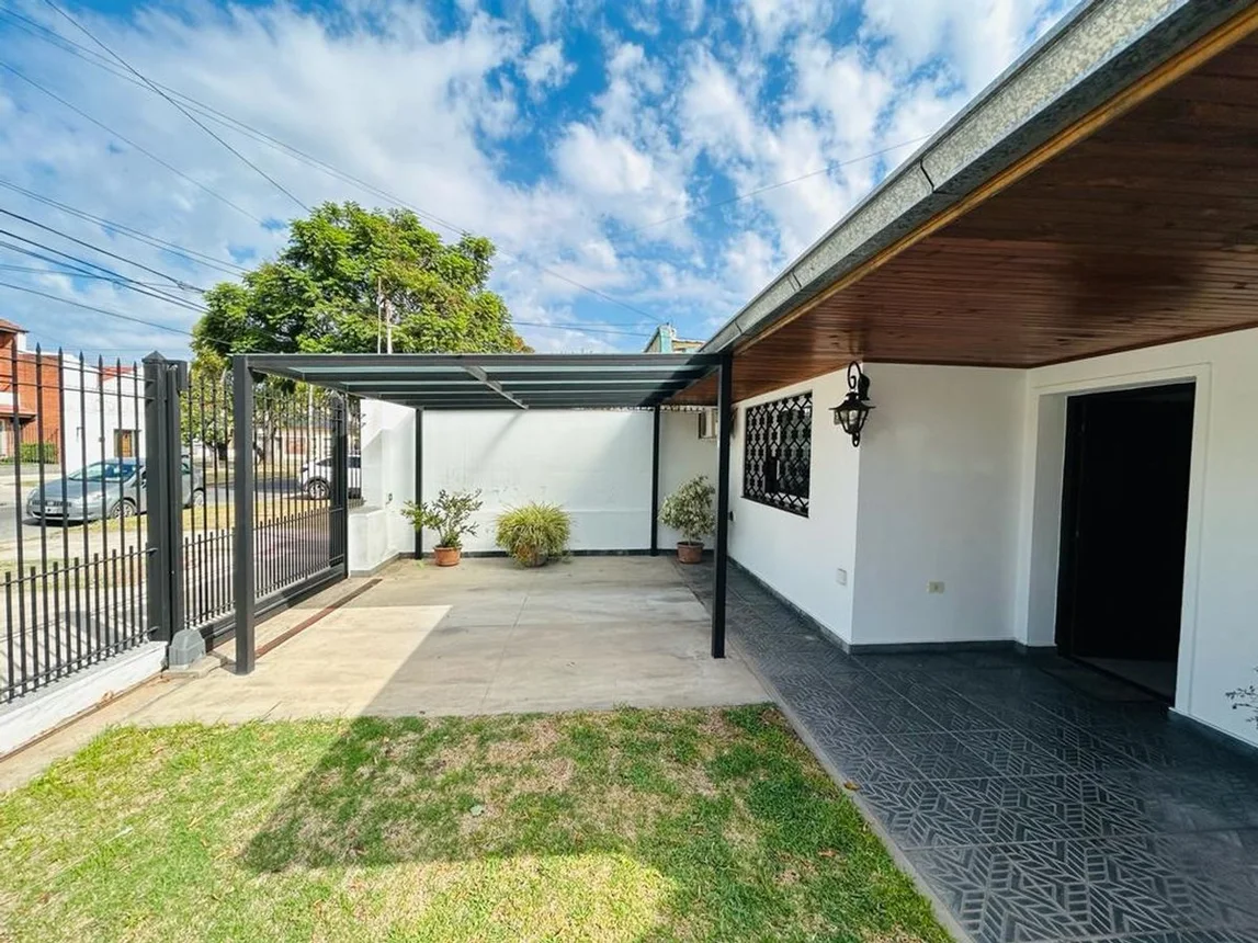 Casa de 3 ambientes en venta en Lomas de Zamora, Gervasio Antonio de Posadas 100, foto 3