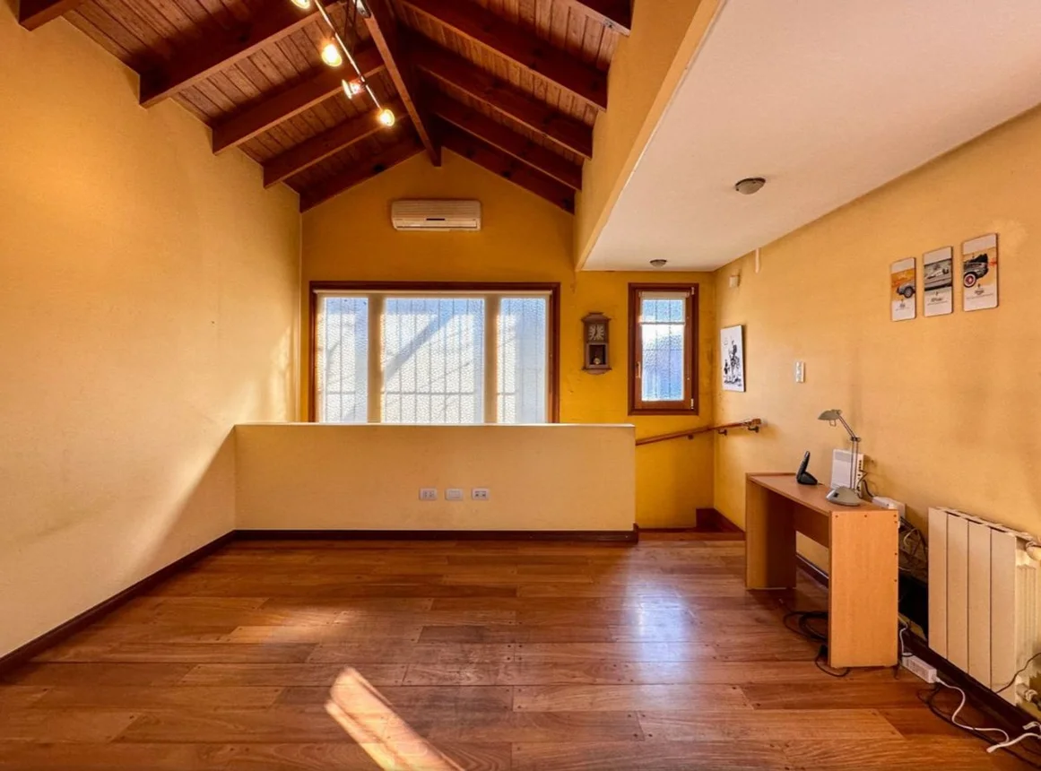 Casa de 6 ambientes en venta en Florencio Varela, Vélez Sársfield 1600, foto 2