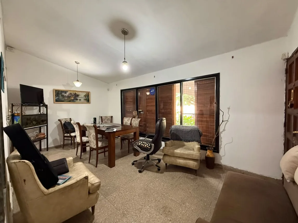 Casa de 9 ambientes en venta en Córdoba, Clpn Blas de Peralta 4000, foto 2