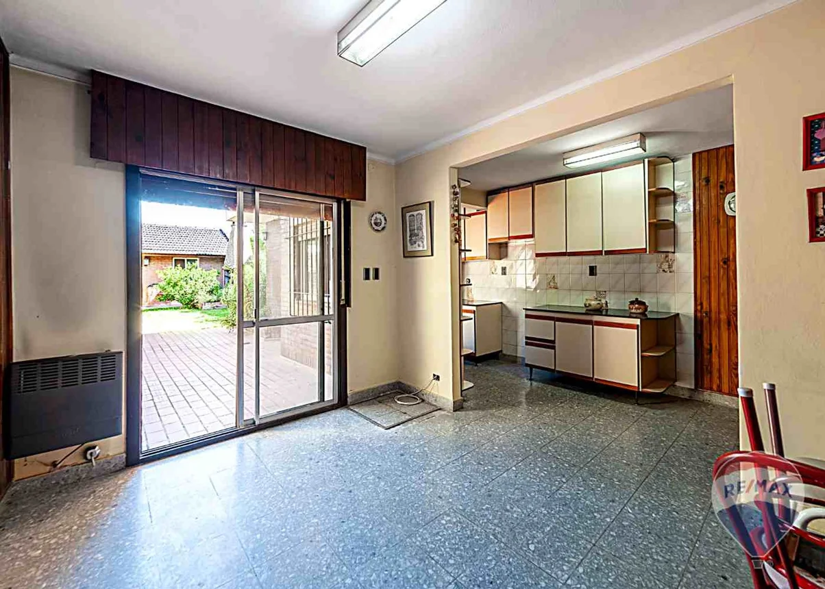 Casa de 5 ambientes en venta en Castelar, Anatole France 2400, foto 4