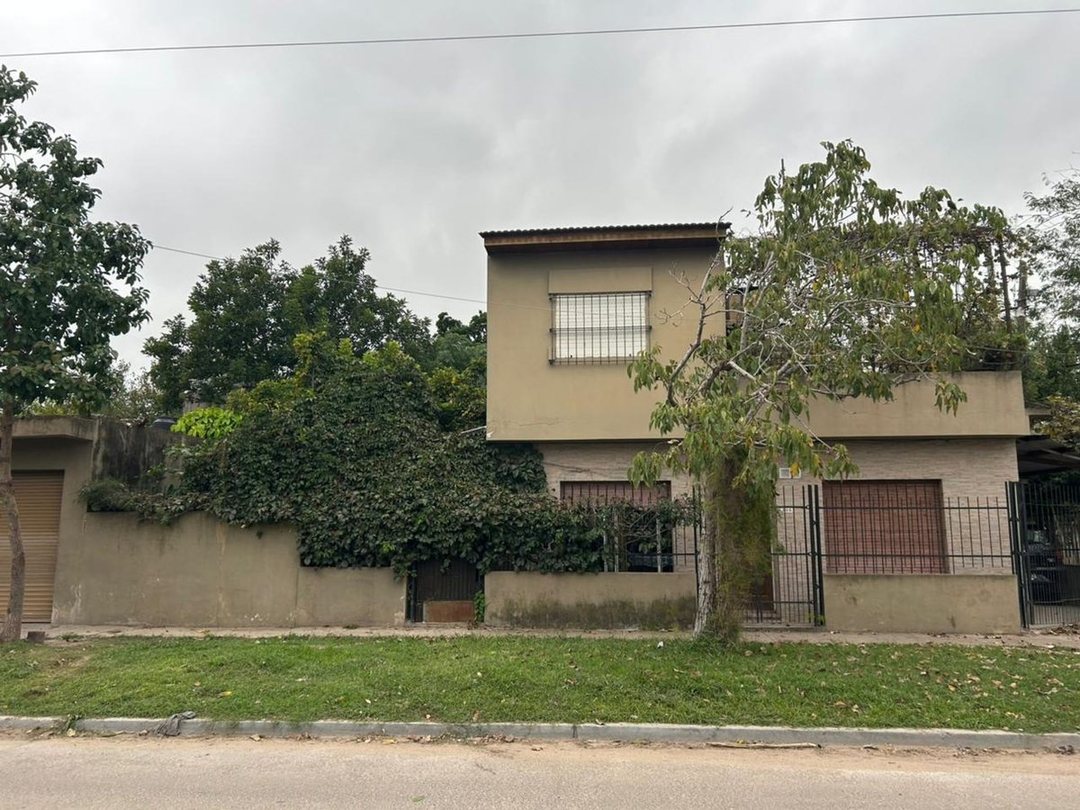 CASA 5 AMBIENTES EN VENTA GRAND BOURG
