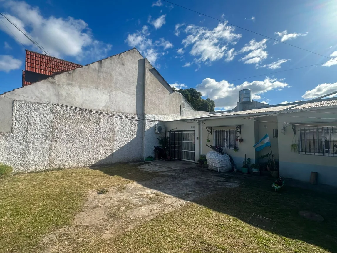 Casa de 3 ambientes en venta en Banfield, Fonrouge 1800, foto 3