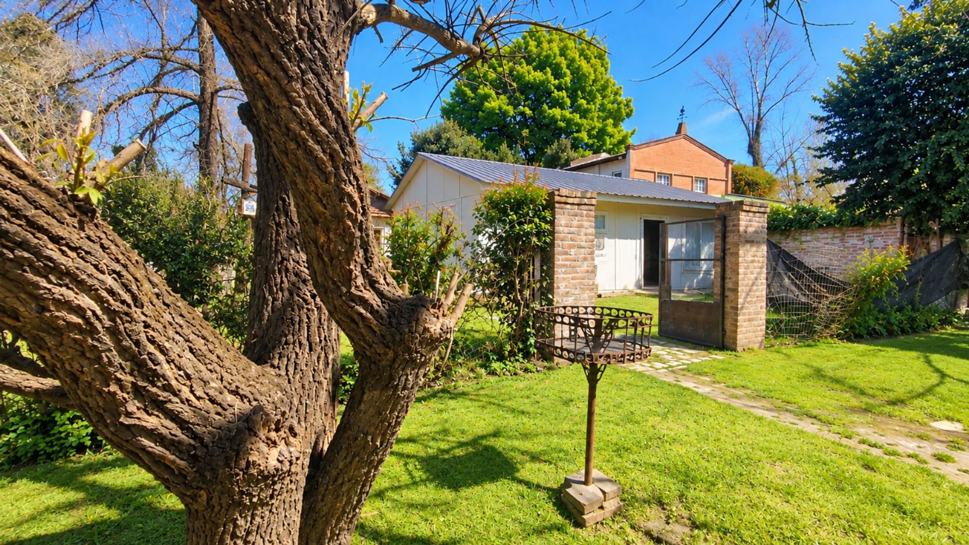 Foto 11 — VENTA CASA 4 AMB S/ TERRENO DE 900M2 PARQUE LELOIR