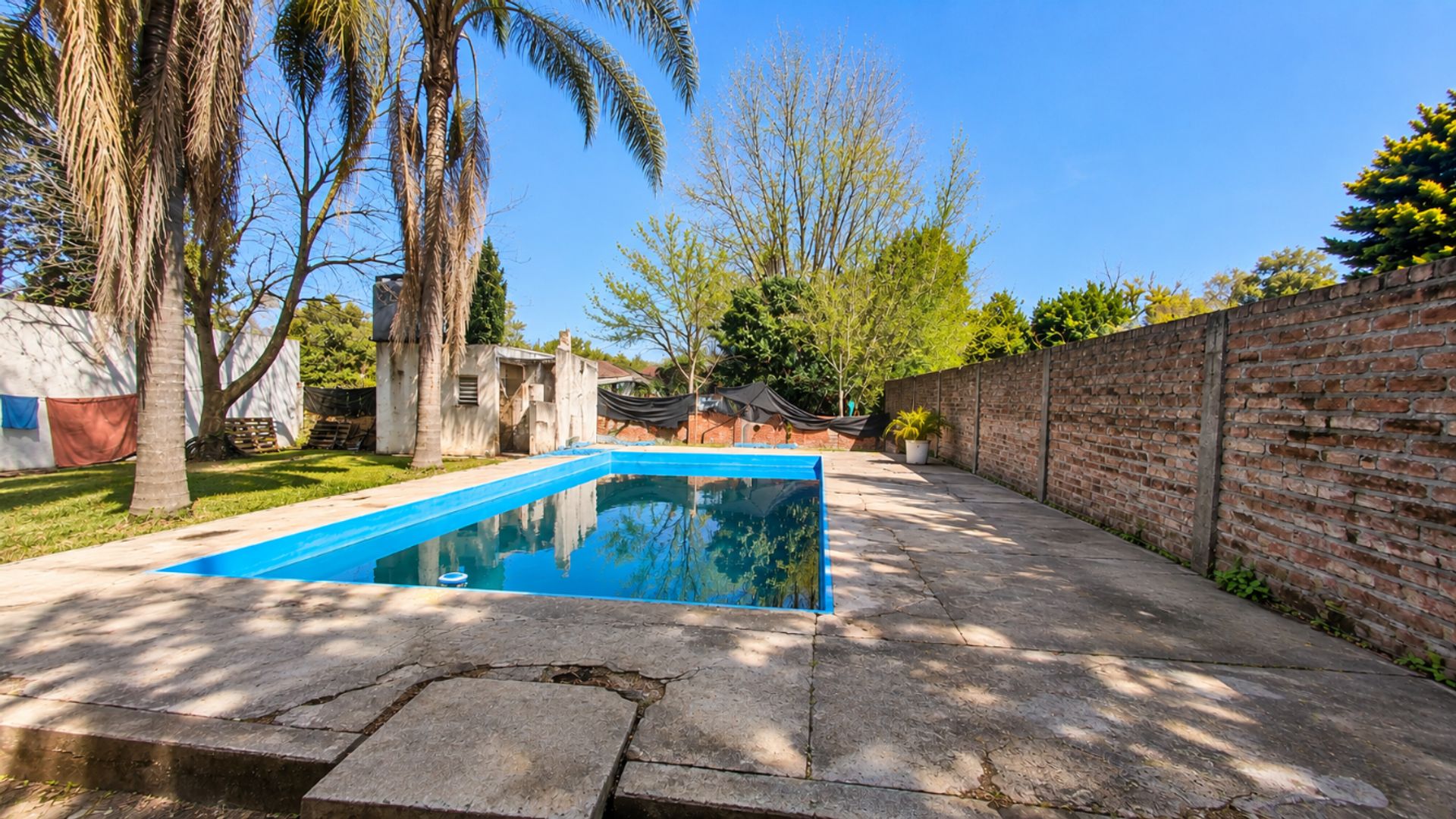 VENTA CASA 4 AMB S/ TERRENO DE 900M2 PARQUE LELOIR