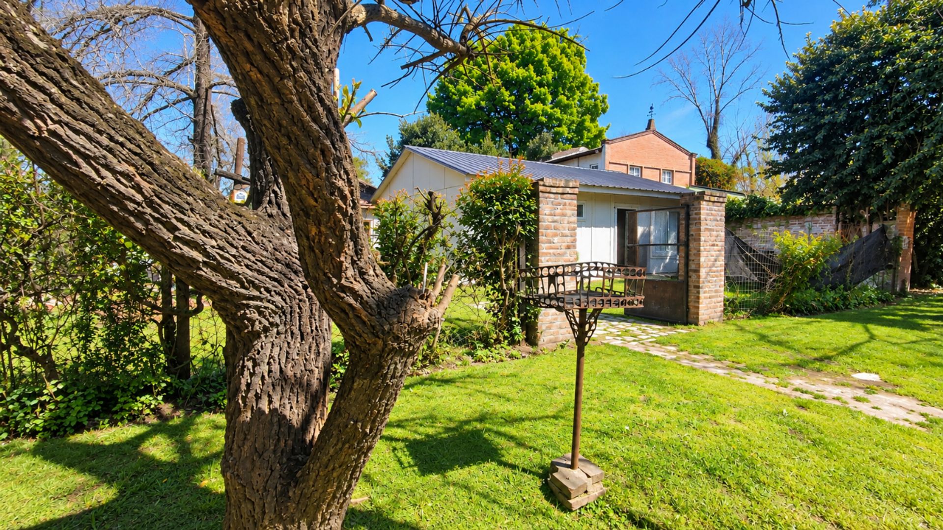 Foto 10 — VENTA CASA 4 AMB S/ TERRENO DE 900M2 PARQUE LELOIR