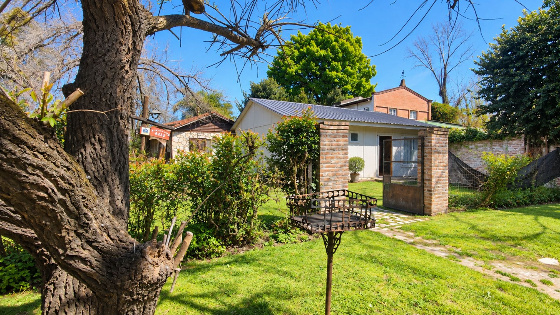 Foto 9 — VENTA CASA 4 AMB S/ TERRENO DE 900M2 PARQUE LELOIR