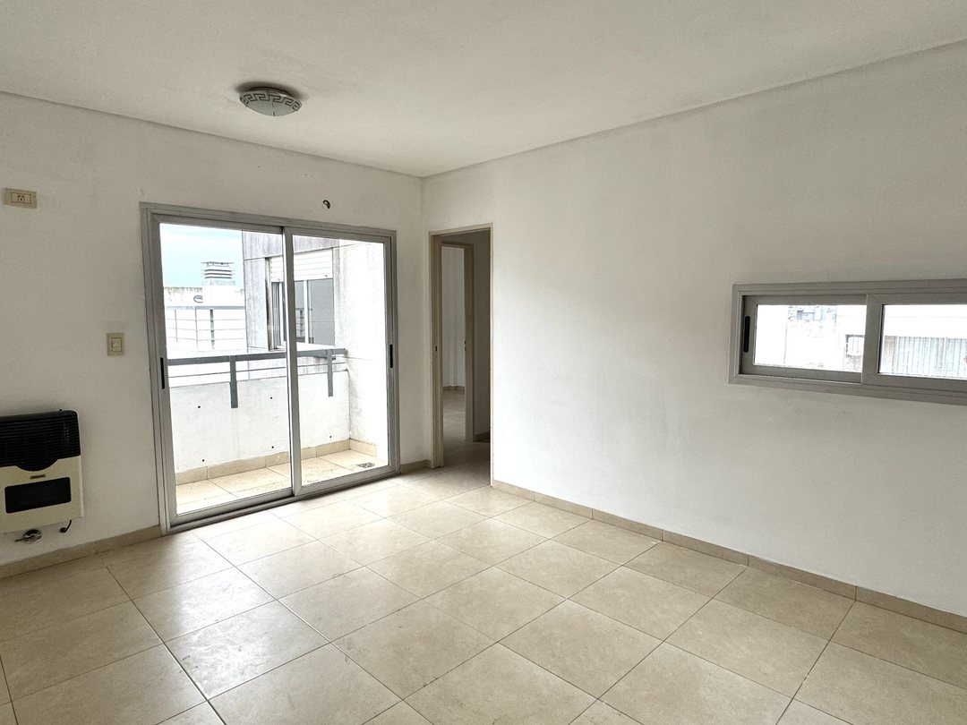 Venta 2 amb con balcon, luminoso - Morón