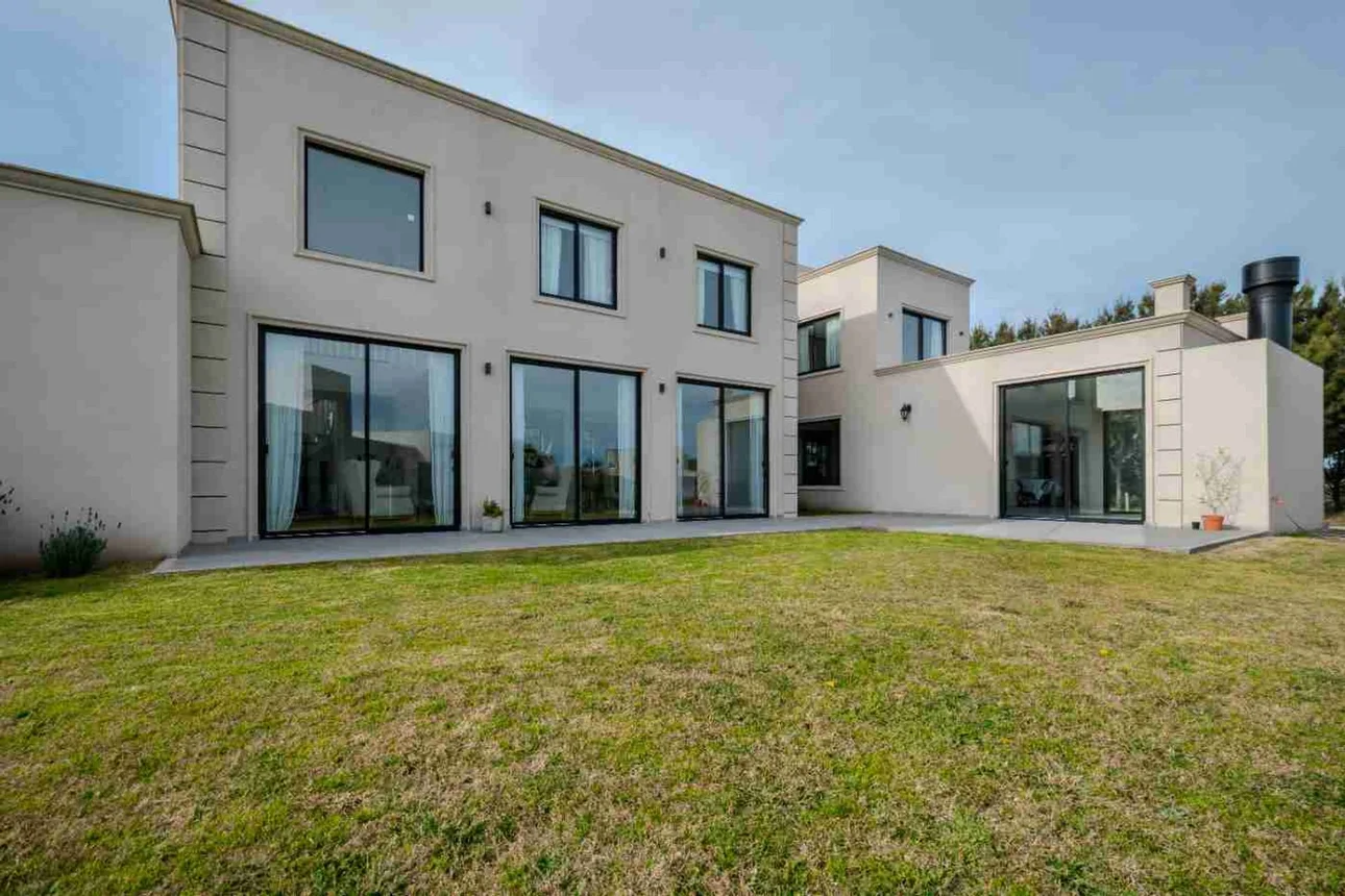 Casa de 5 ambientes en venta en Mar del Plata, Ruta 2 Km 396 Barrio Tierras del Mar 0