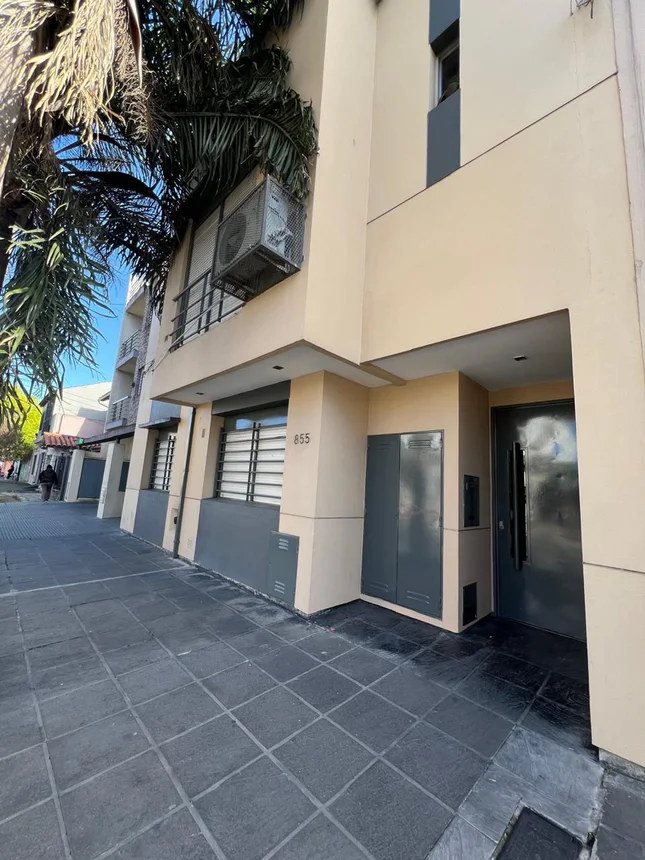 Departamento de 3 ambientes en alquiler en Ramos Mejía, Alsina 800