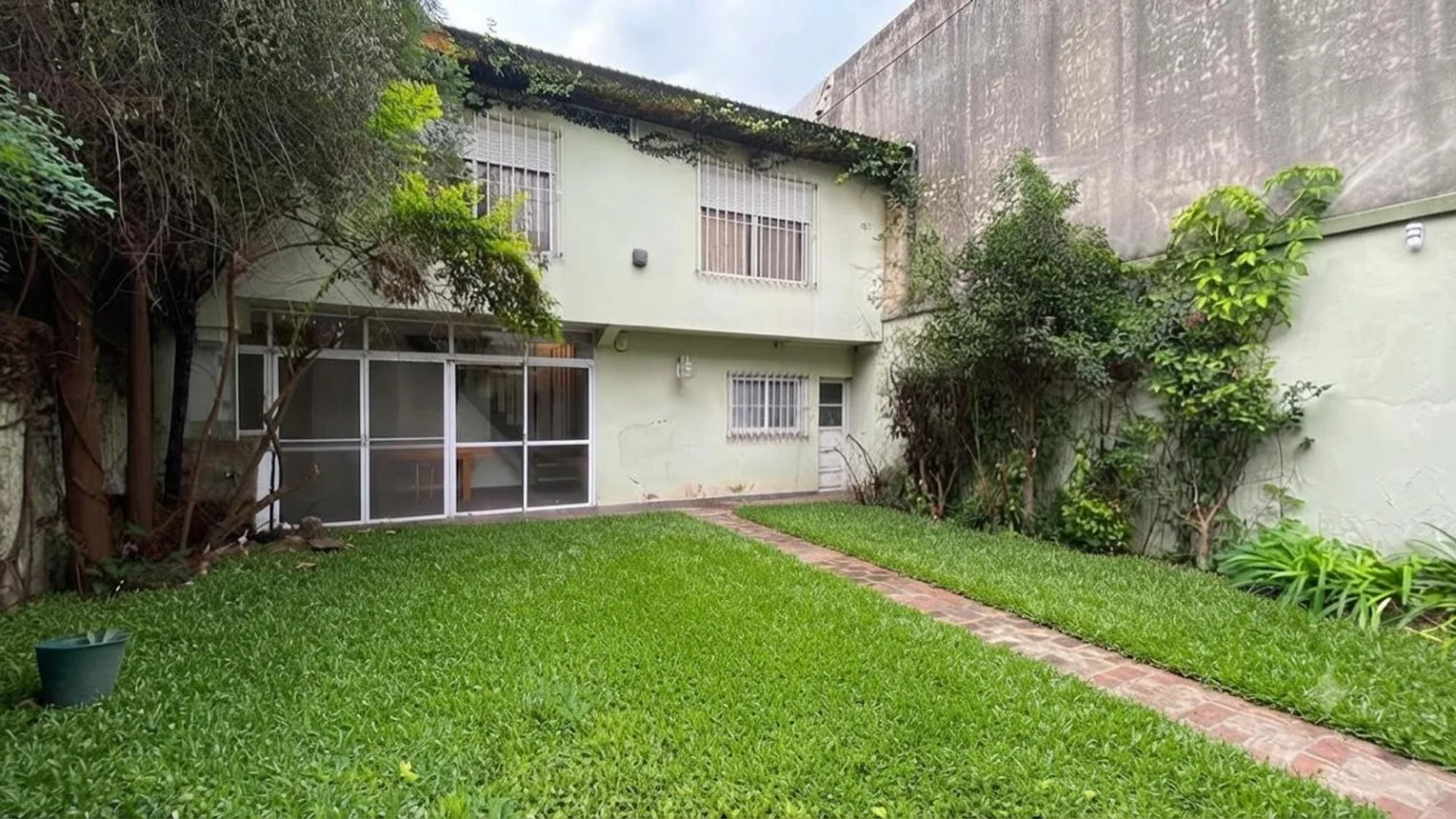 PH de 3 ambientes en venta en Lanús Este, Villa de Luján 2100