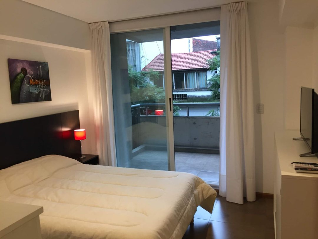 ALQUILER MONOAMBIENTE C/BALCON  AMOBLADO
