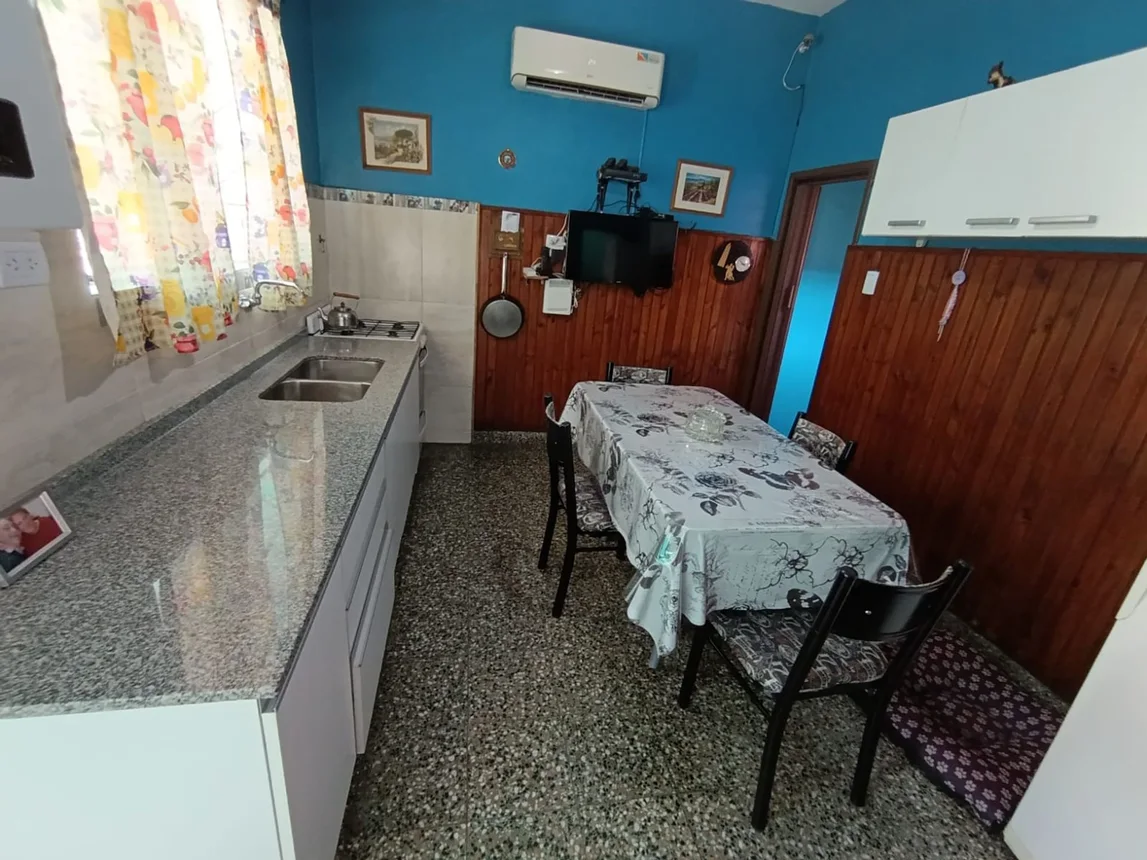 Casa de 4 ambientes en venta en La Tablada, Perdriel 300, foto 3