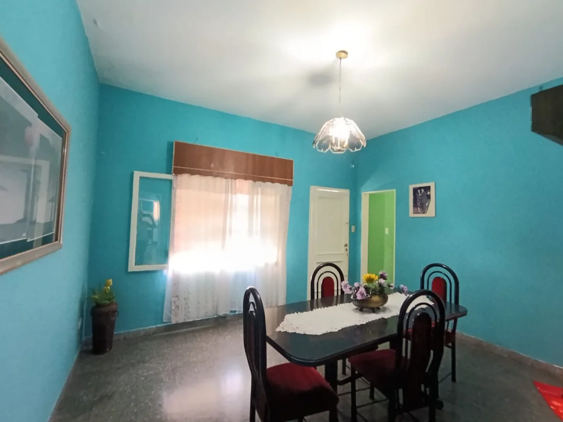 Casa de 4 ambientes en venta en La Tablada, Perdriel 300