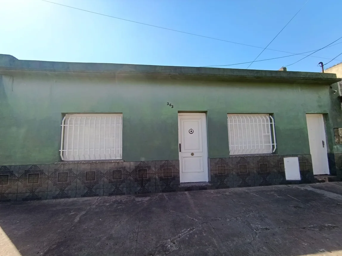 Casa de 4 ambientes en venta en La Tablada, Perdriel 300, foto 2