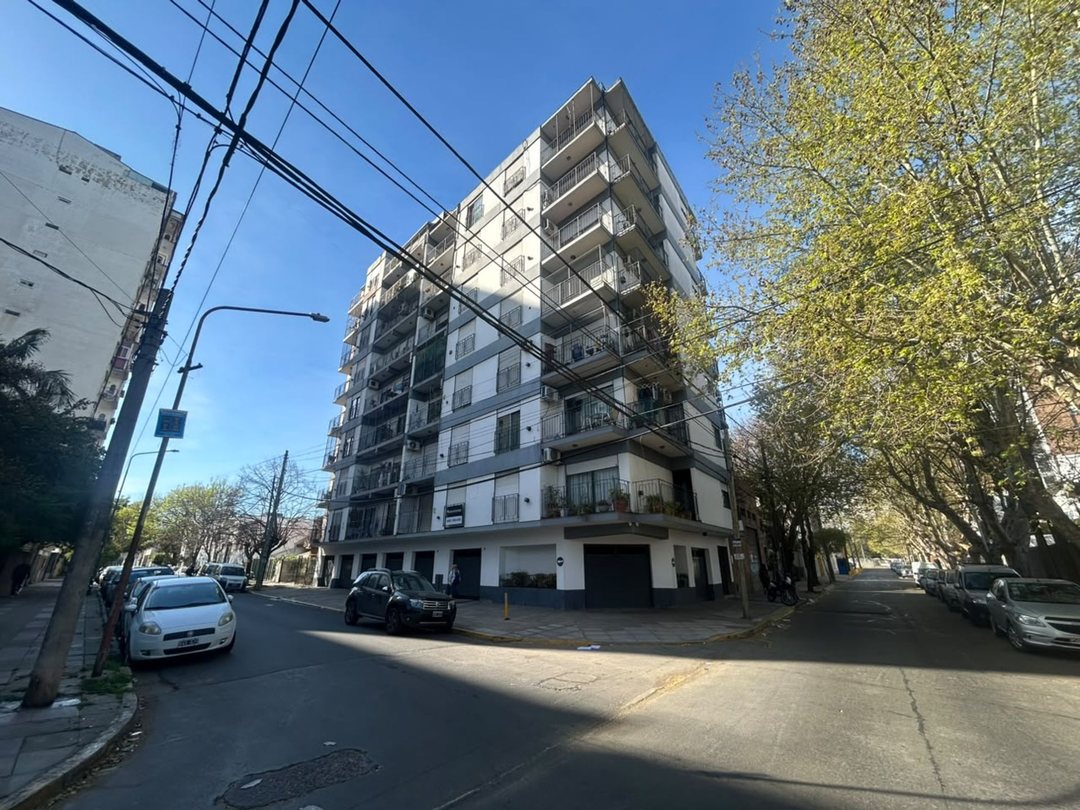 VENTA SEMIPISO 4 AMBIENTES CON COCHERA DOBLE