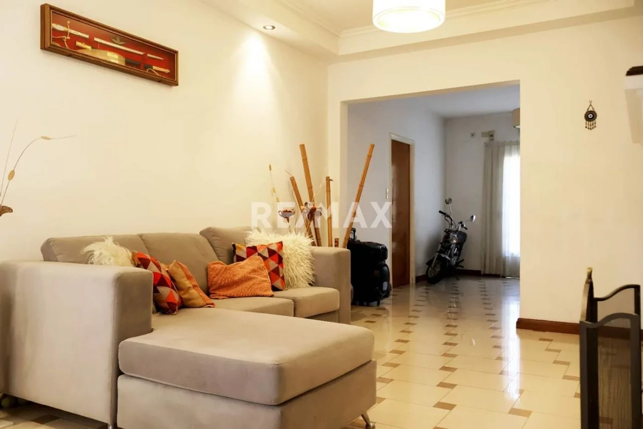 Casa en venta en Castelar, foto 2